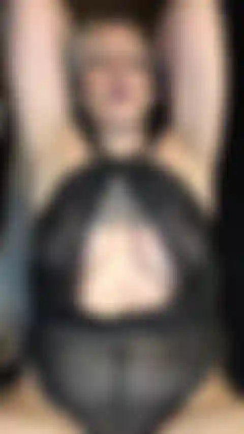 Look and listen to me hummmm.