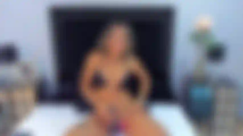 Watch me touch myself, watch me moan, watch me invite you to lose control with me. This video is only for those who know how to enjoy a real woman.