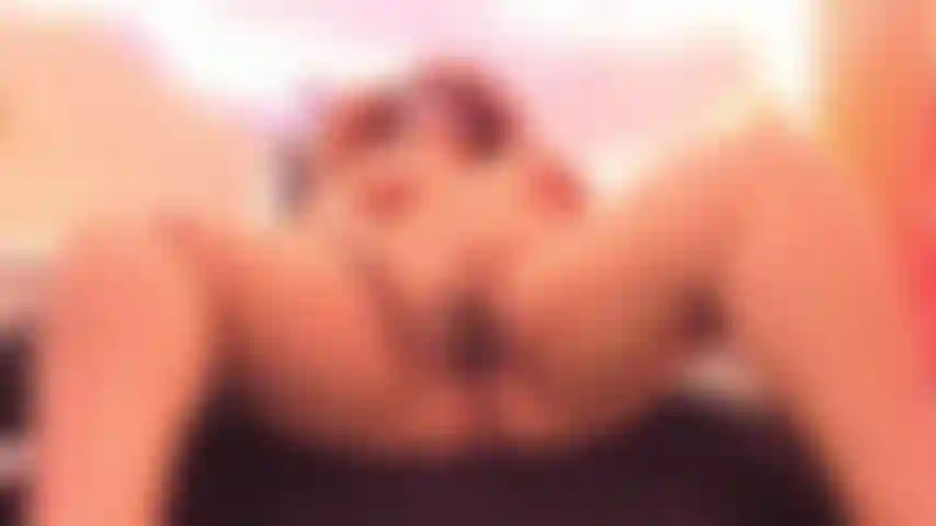 I MASSAGE MY PUSSY WITH MY DOMI UNTIL I HAVE A HUGE SQUIRT IN YOUR MOUTH.