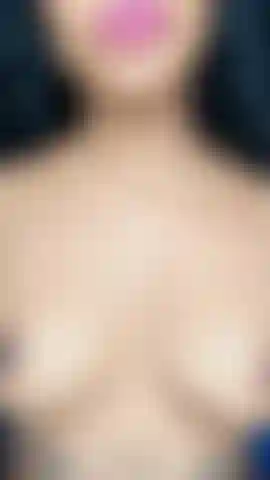 Let yourself be seduced by the allure of my body. Our moments together are unique.