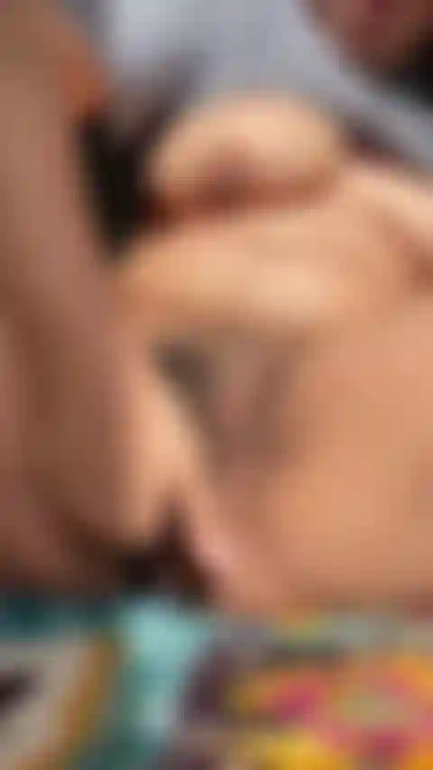 CURVY PUSSY FINGER FUCK