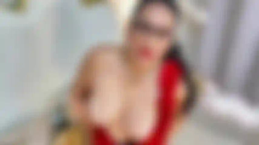 I'm pure temptation, curves and fire… come and see for yourself. 🔥