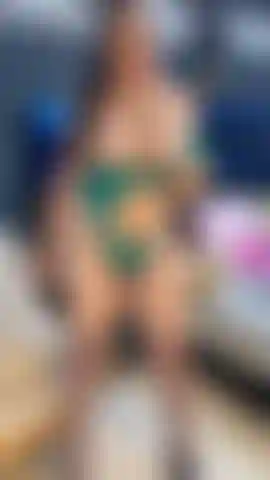 Touching me, while i think about you.