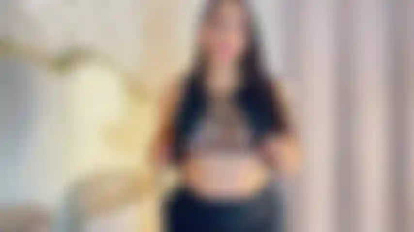 I'm pure temptation, curves and fire… come and see for yourself. 🔥