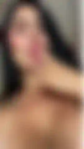 TEASE LIPS