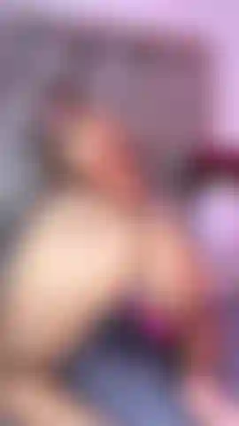 Come play .. I wait for you in my room