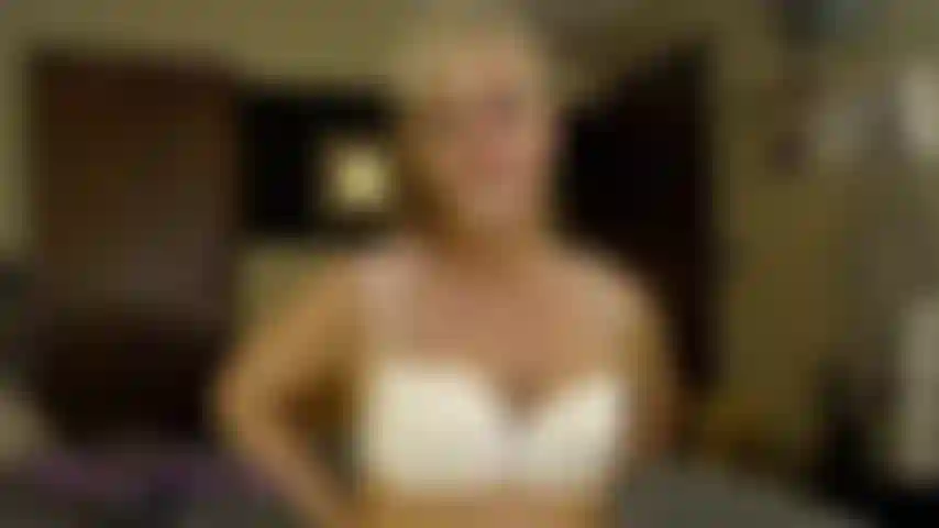 Mature Smoking & Pussy Play GoldShow