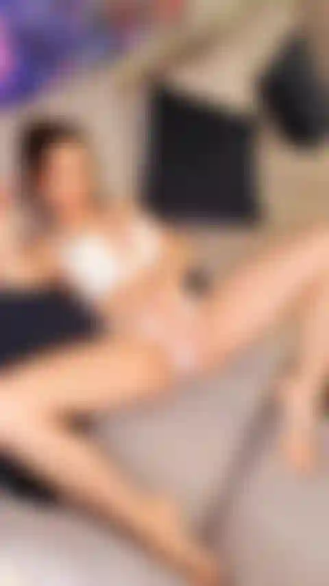 Teasing that pussy with domi