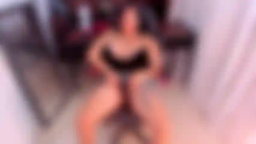 Vibrations in my pussy, play with my tits!
