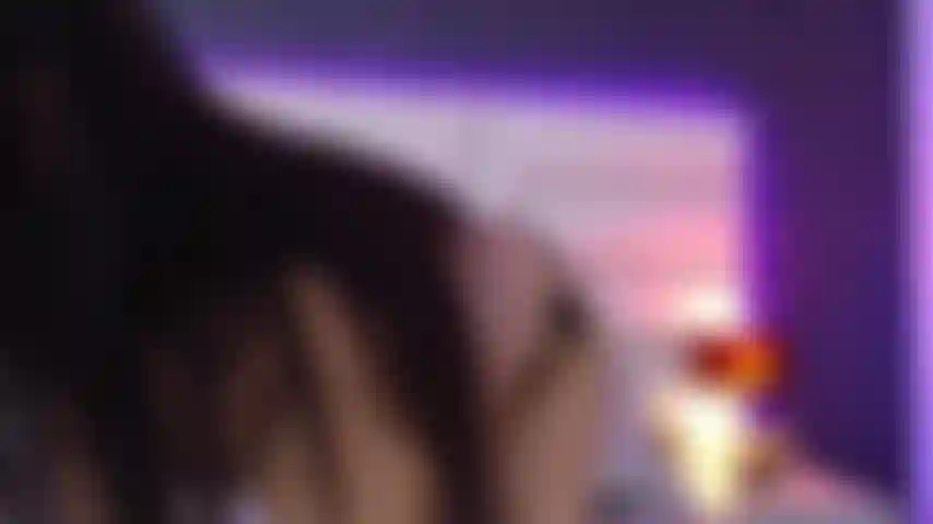 MOANS AND RUB NAKED WET PUSY