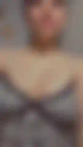 playing with my titties