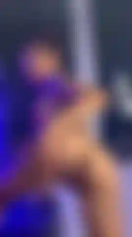 1 finger in my ass