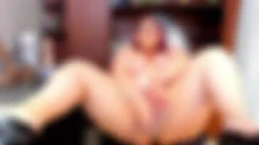 Secretary_bbw_masturbation_in_the_office.