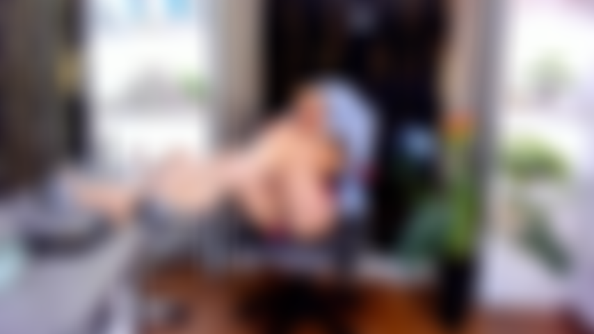 I'm_a_very_hot_milf_who_wants_to_squirt.