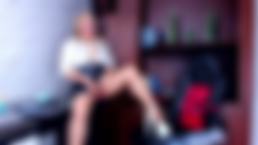 Fuck_me_while_i'm_in_a_skirt_at_the_office.