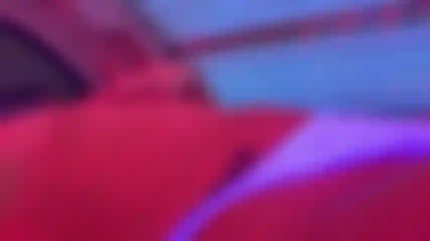 Under boob, tits, pubes, gstring & tan lines ;) a little naught film in the sunbed