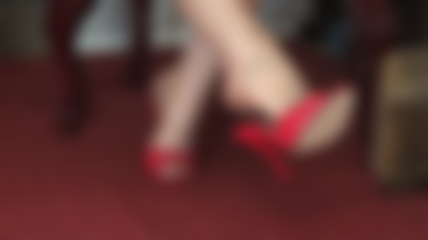 Mules lover - pantyhose feet in sexy high heeled mules is your greatest weakness. Indulge in your fetish and watch mistress vivian pose in 3 different pairs of open toe shoes. Found your favorite?