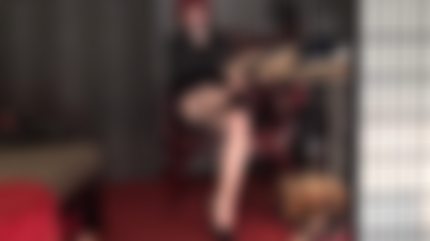 Nude pantyhose with a black backseam are tempting and teasing the leg lover. Mistress Vivian slowly runs her fingers and a dildo over these seams.