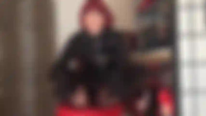 Foot worship in vintage seamed stockings - mistress wears black leggings so you can fully focus on the wonderful nylon feet.