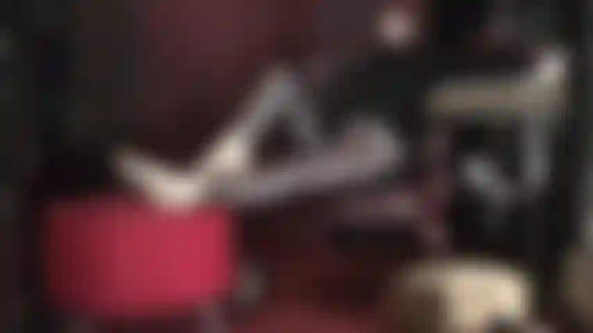 The feet you will not resist - mistress vivian has your mouth salivating, your cock throbbing and your pulse racing... All for her perfect arches and toes.