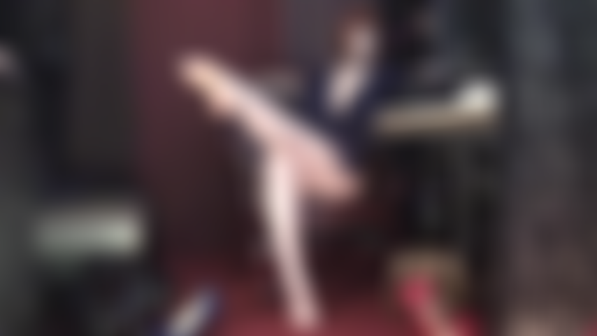 Sensual foot fetish mindfuck - mistress vivian enjoys playing with your cock and your mind. She has you edging to her bare legs, bare feet and nipple tease.