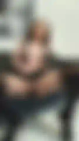 Smoking , masturbating with my magic wand & squirting through pantyhose