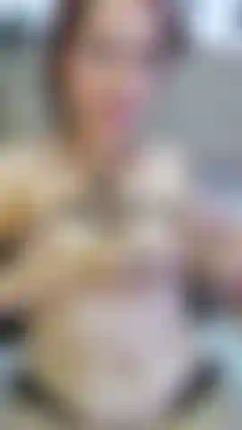 Pressure tweezers in my Boobs