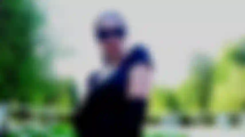 Goddess smoke in silk gloves outdoor Miss  sexy  Non nude fetish