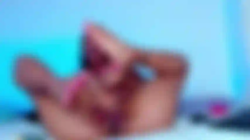 Hot sucking my feet and fucking my pussy at the same time