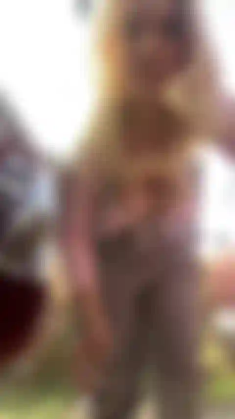 Roadside change - mid roadtrip naked pit stop.