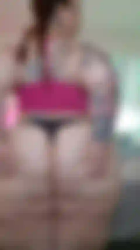 ASS DROPPING THAT 61" BOOTY FOR YOU ASS WORSHIPERS