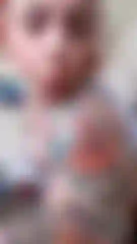 TEASER PULLING PANTS UP,