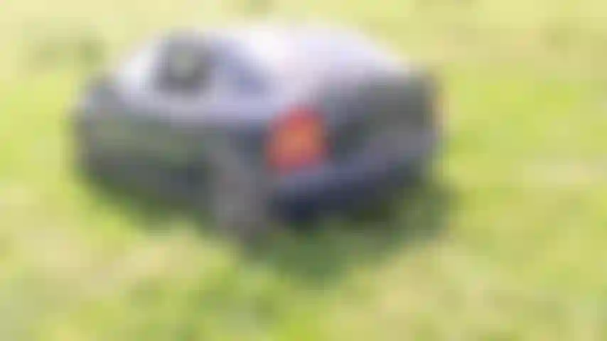 outdoor car shaking, car bouncing while i wear winter jacket