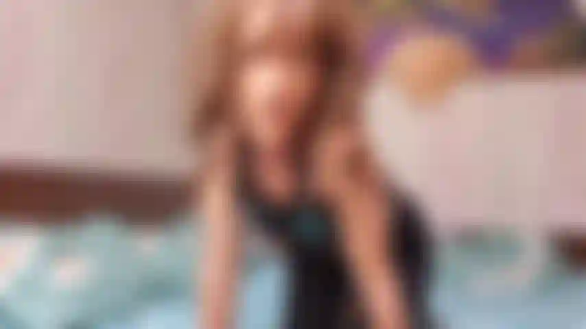 tease u while i wear leggings and have silicon mask and wig on