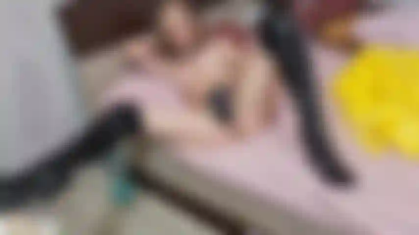 masturbate while i wear leather gloves and boots