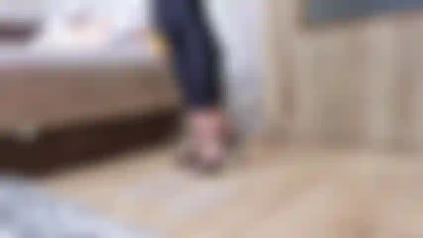 STEPPING ON AIR BUBBLE WRAP WHILE I WEAR HIGH HEELS