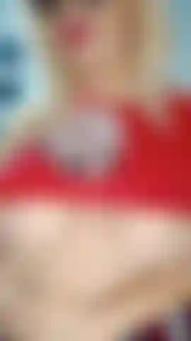 With my plaid skirt i touch myself and play with my tits for you.