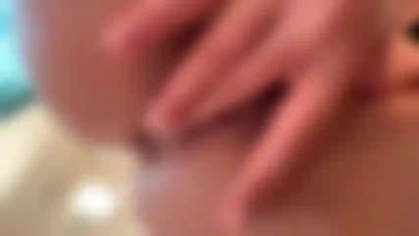 Big pussy lips close ups fingering fast and all wetness coming out