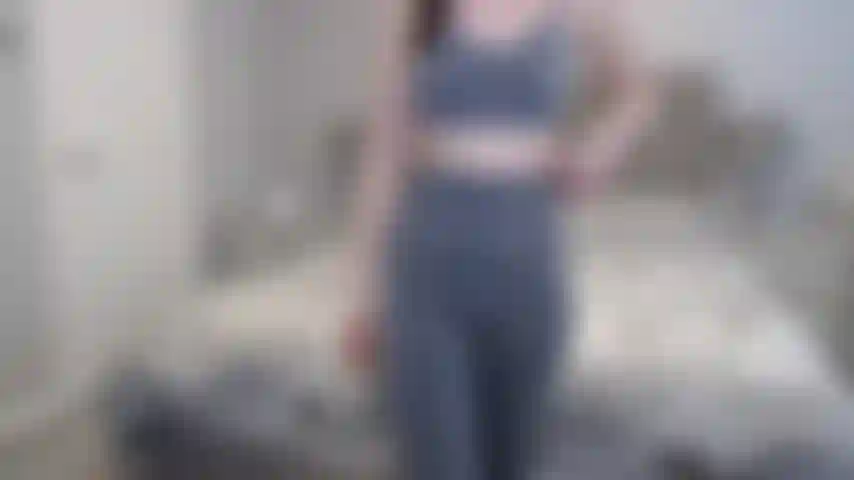 Showing off my cute tits and ass under my gym wear!