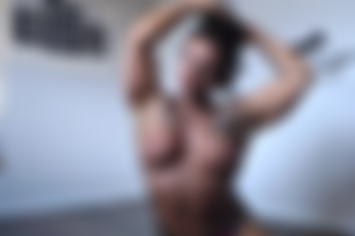 Topless clip.