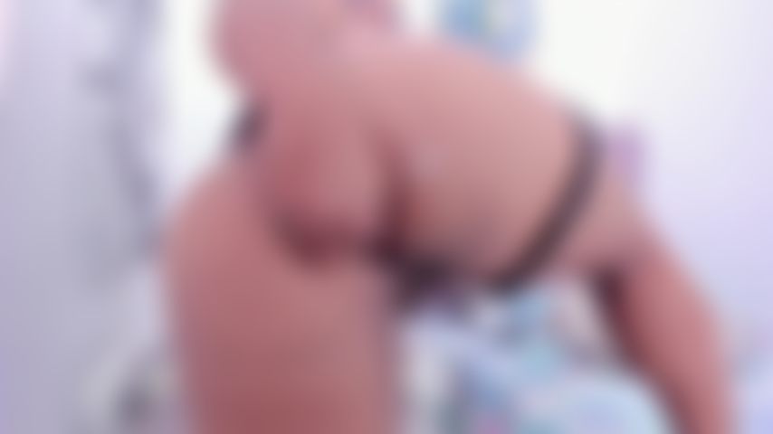 Playing ass with plug are delicius.