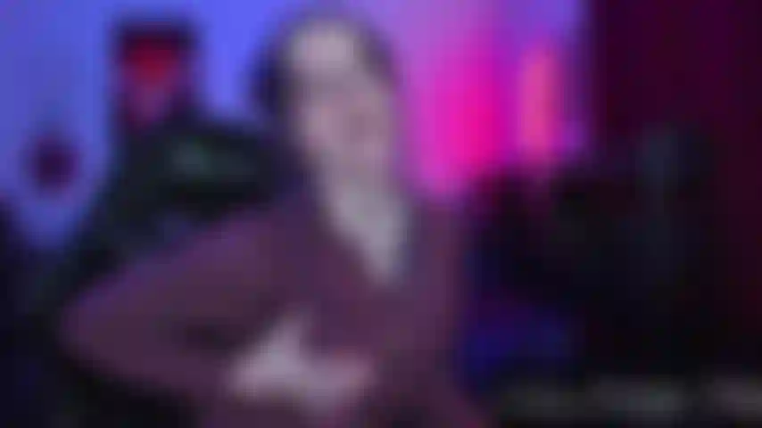 Edge instructions and ass in thong tease