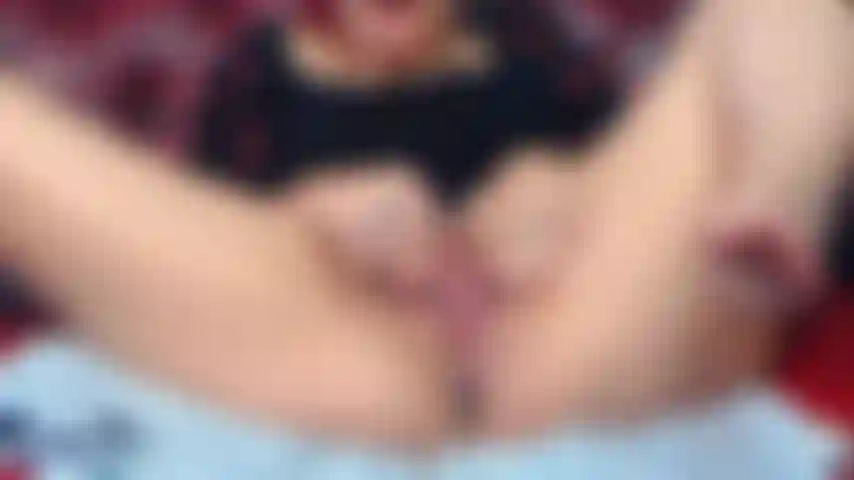 Swollen pussy squirts