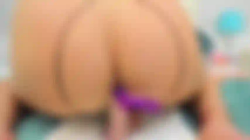 2 toy in the ass, Games with toys and pussy