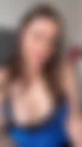 Watch me suck a dildo and fuck with my soles up.