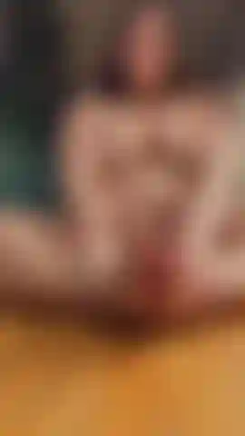 BBW MILF massages feet with oil