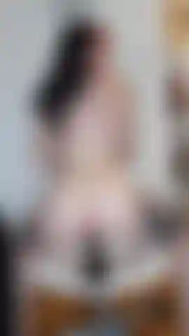 Oily, shiny ass while riding PT2