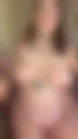 My first time squirting on camera
Pregnant MILF content 3mins+