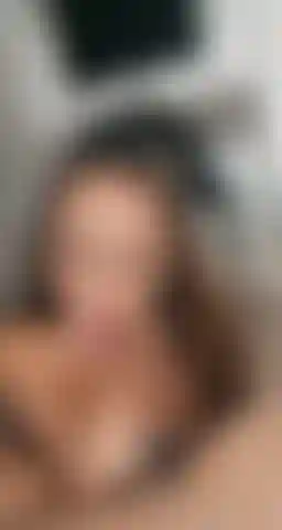 B-G I look so pretty sucking big dick