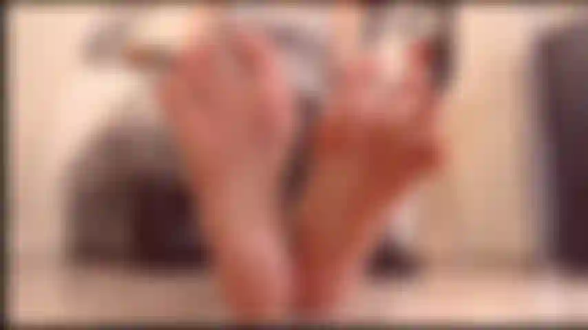 feet.close up,soles,squirting dildo.